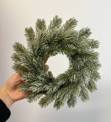 věnec jehličí 24 cm - zasněžený